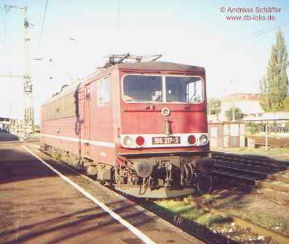 155 217 in Bordeauxrot